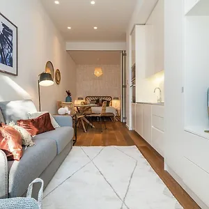 https://graceful-design-studio-with-romantic-view.hotels-lisbon-portugal.com
