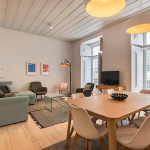 https://charming-3-bedroom-wonder-downtown.hotels-lisbon-portugal.com